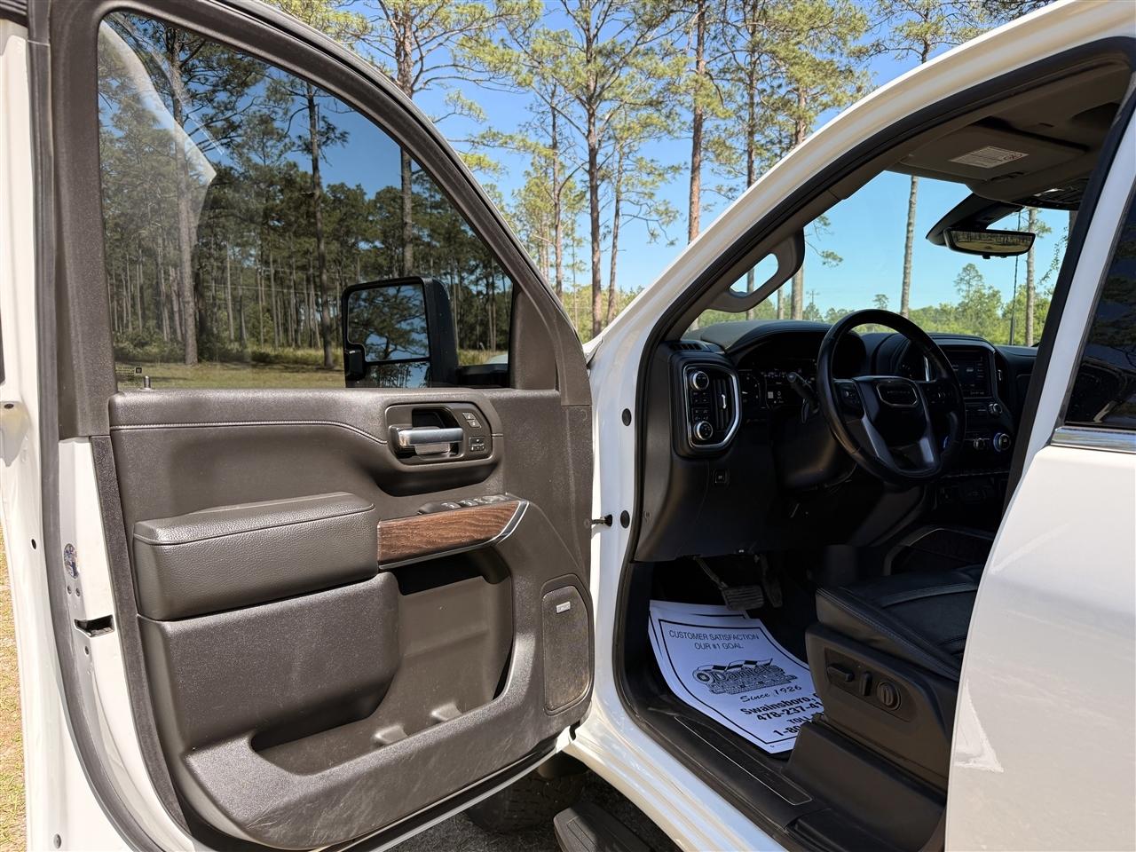 GMC Sierra 2500HD 4WD Crew Cab 159" Denali 2023