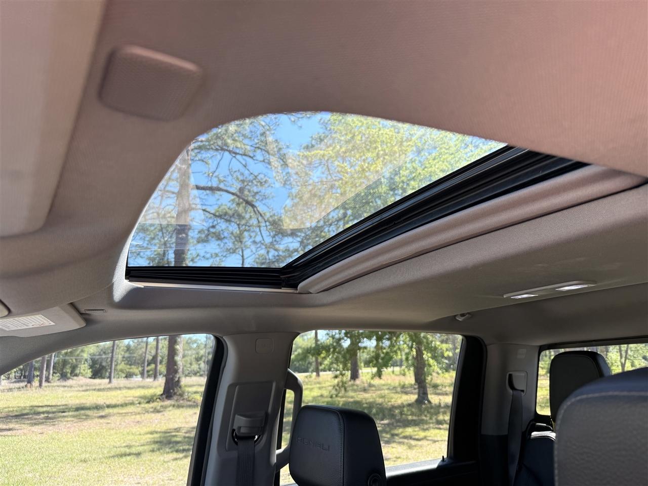 GMC Sierra 2500HD 4WD Crew Cab 159" Denali 2023