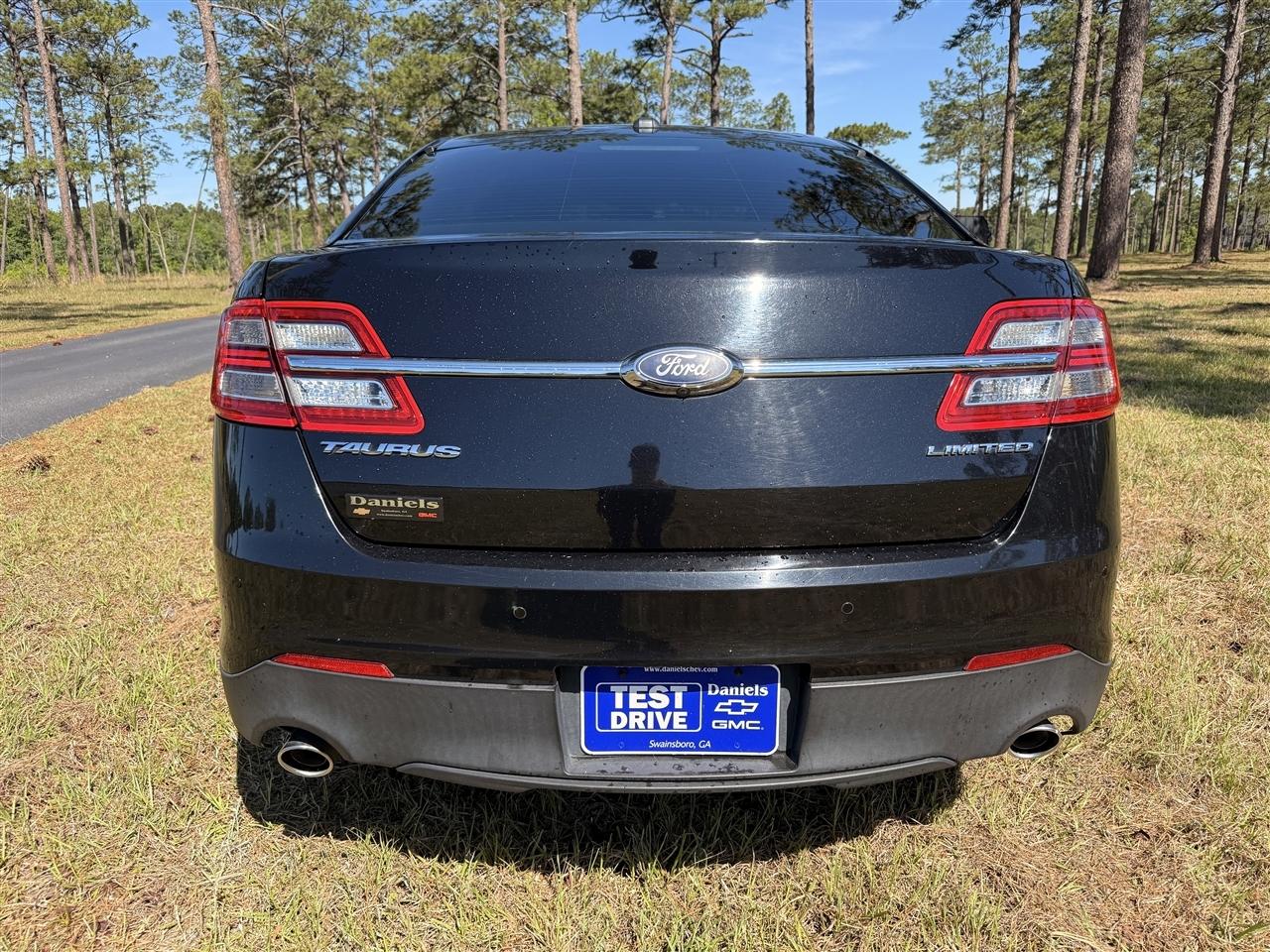 Ford Taurus Limited FWD 2019