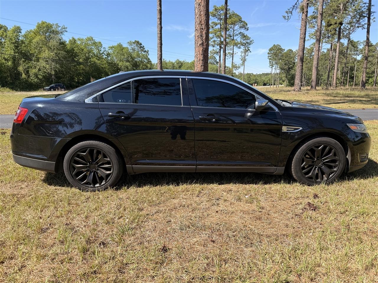 Ford Taurus Limited FWD 2019