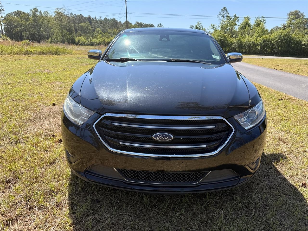 Ford Taurus Limited FWD 2019