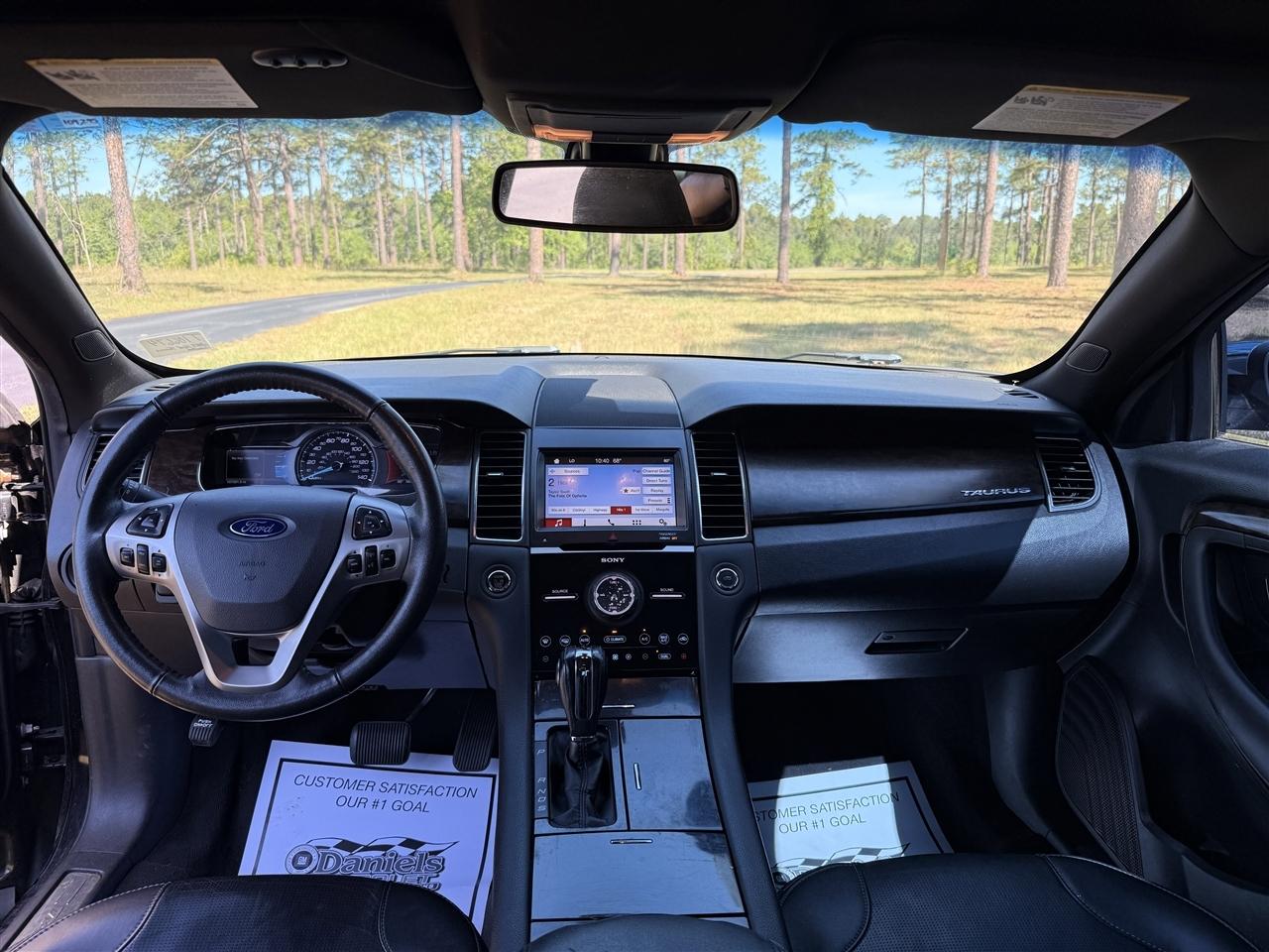 Ford Taurus Limited FWD 2019