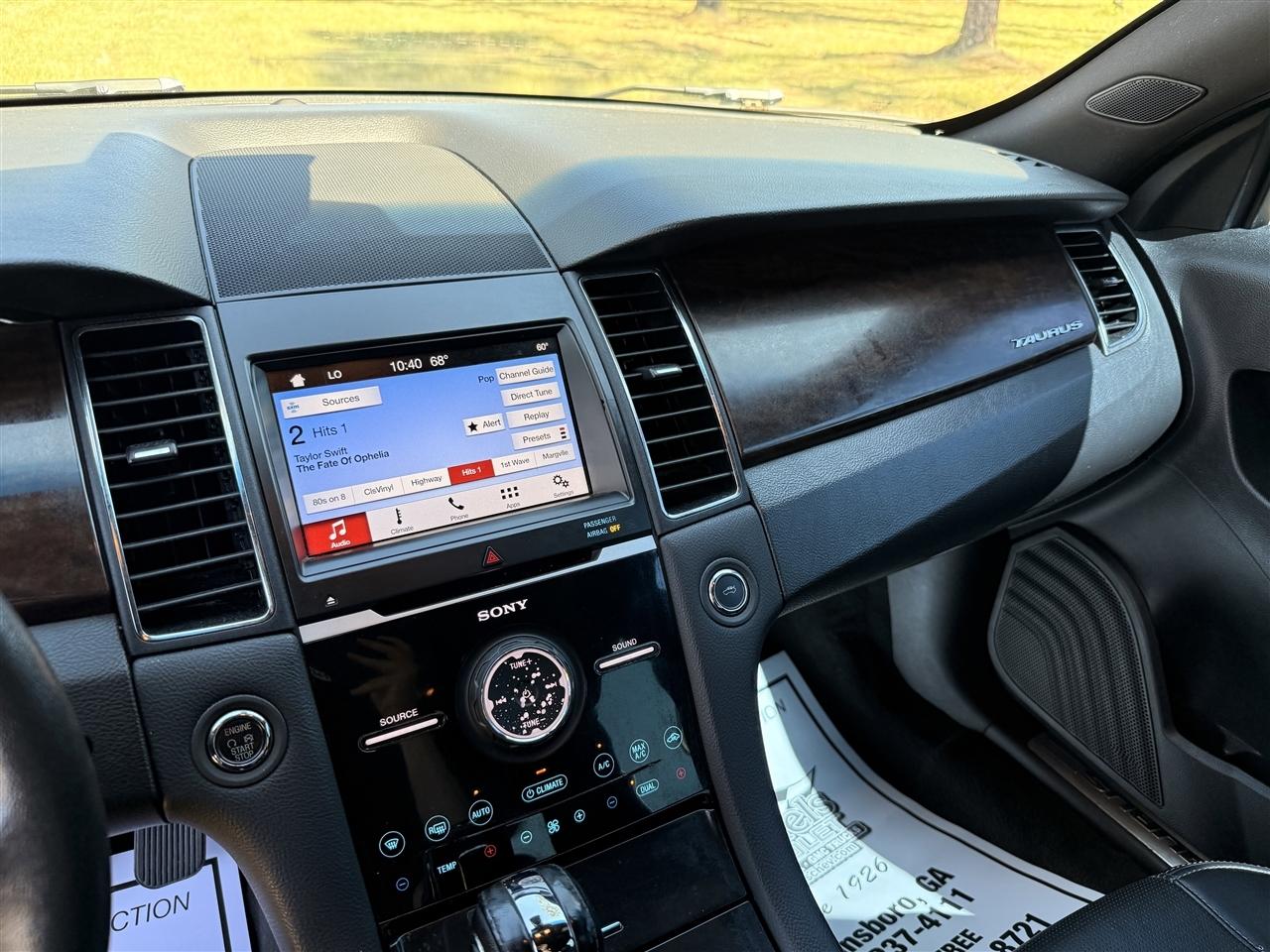 Ford Taurus Limited FWD 2019
