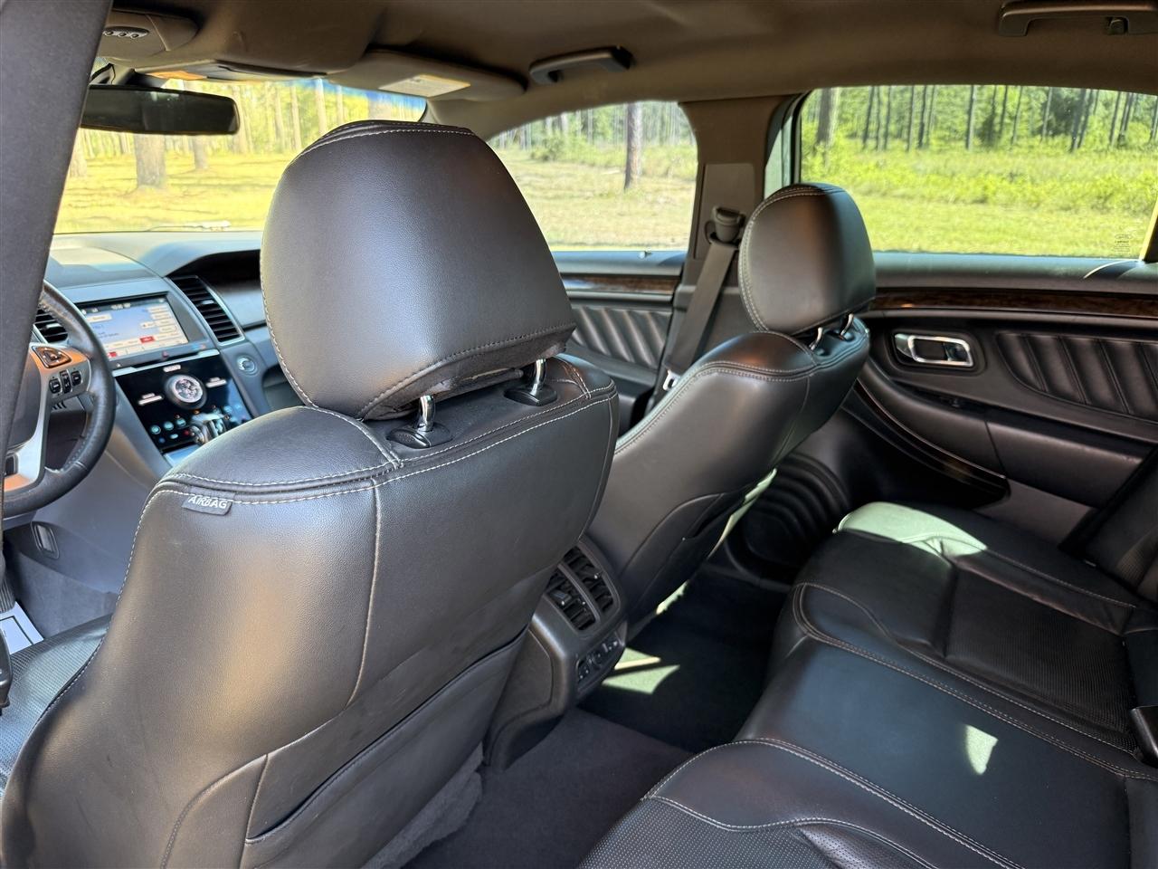 Ford Taurus Limited FWD 2019