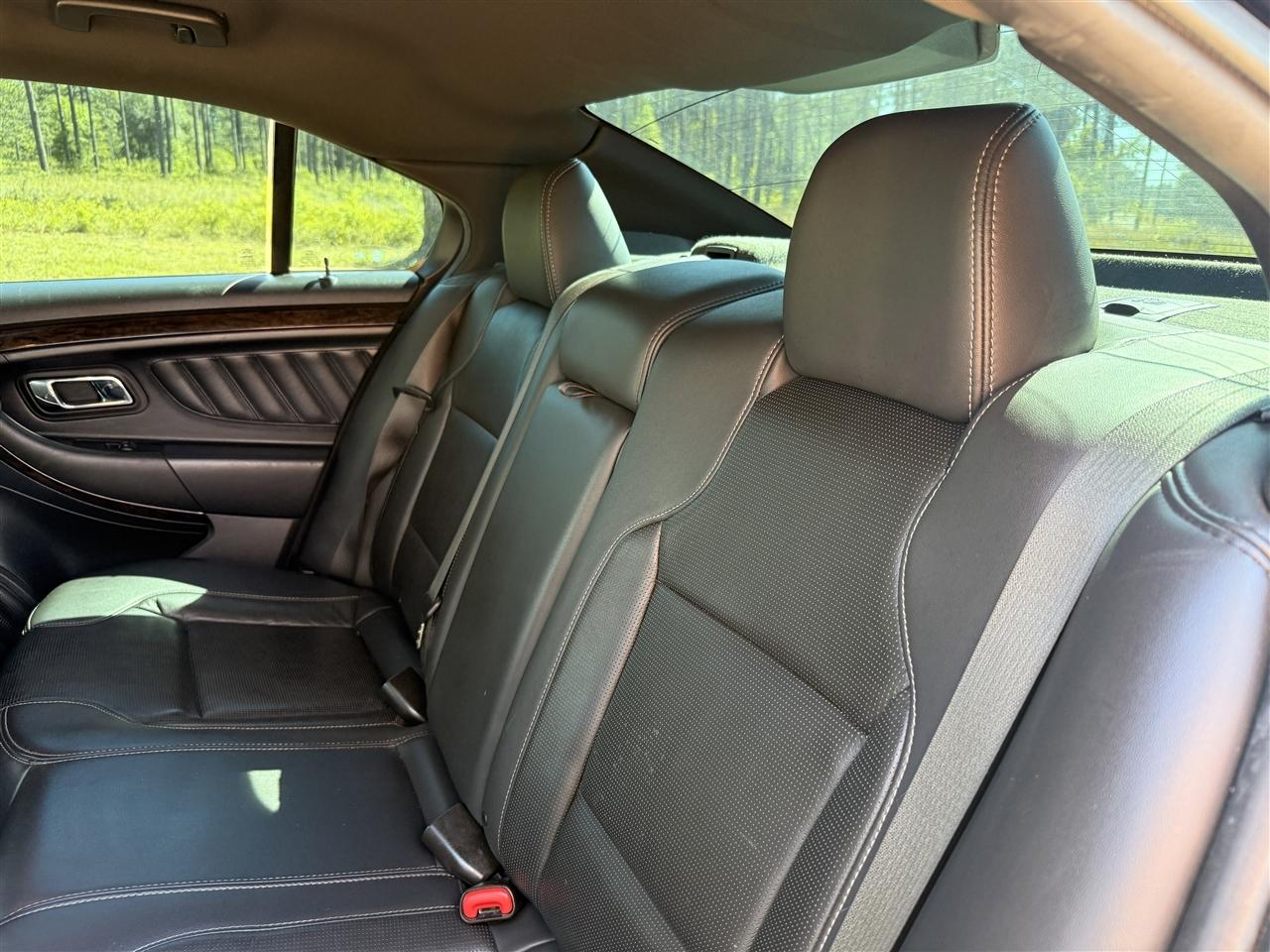 Ford Taurus Limited FWD 2019