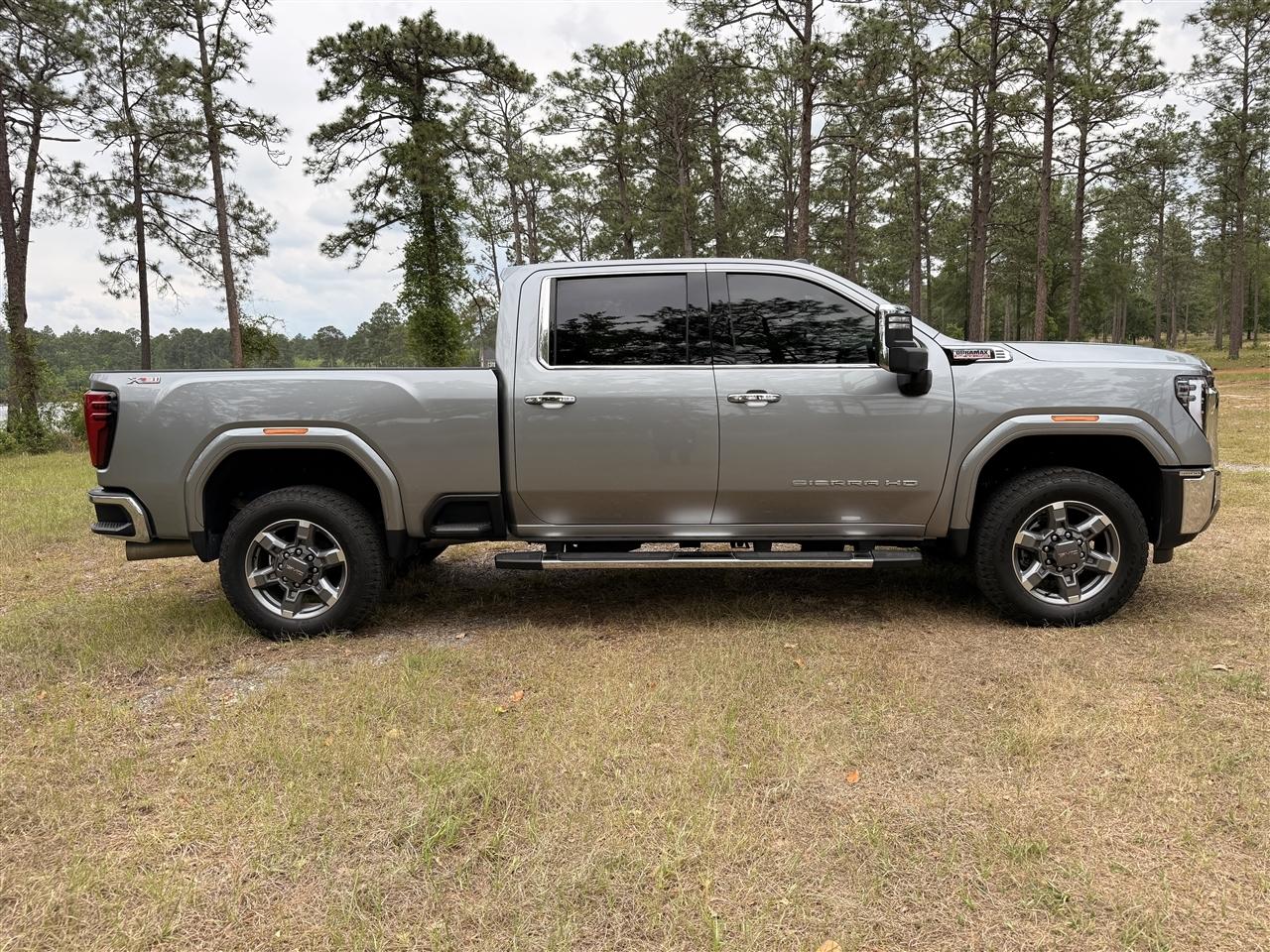 GMC Sierra 3500HD 4WD Crew Cab 159" SLT 2025