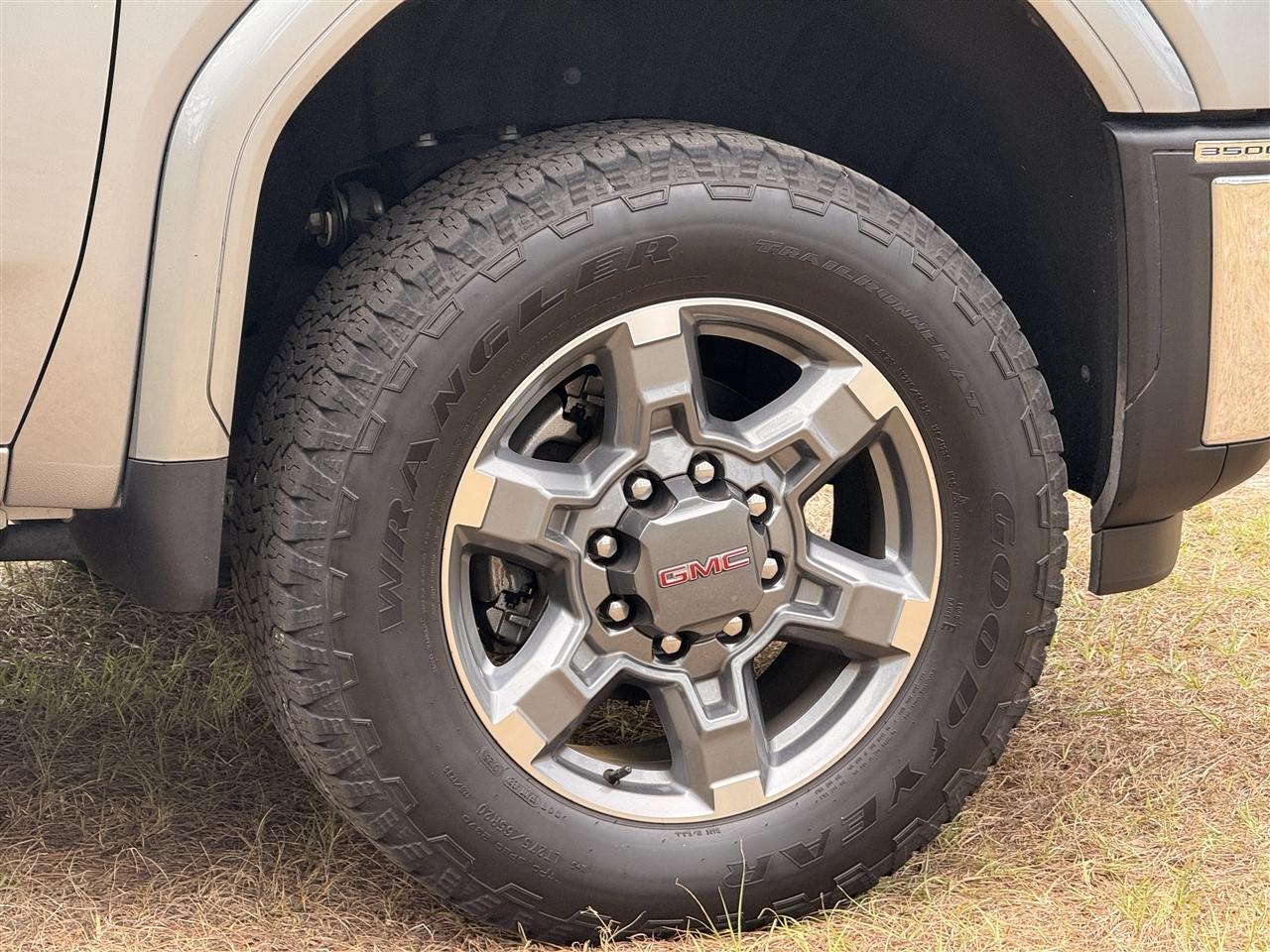 GMC Sierra 3500HD 4WD Crew Cab 159" SLT 2025