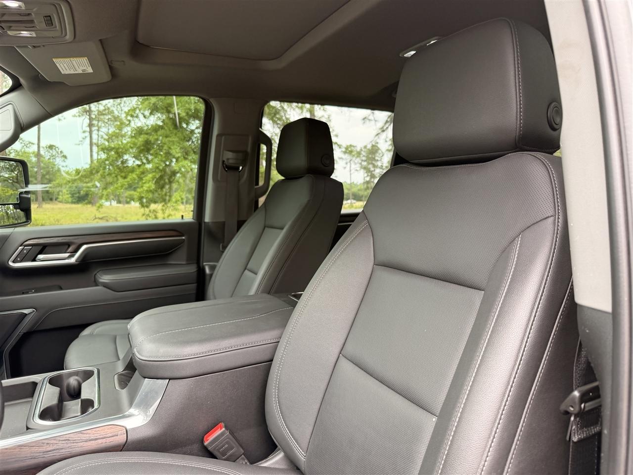 GMC Sierra 3500HD 4WD Crew Cab 159" SLT 2025
