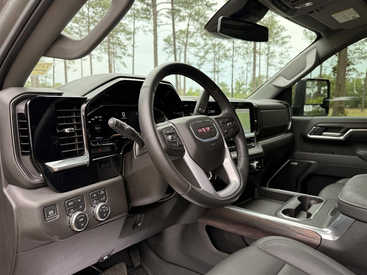 GMC Sierra 3500HD 4WD Crew Cab 159" SLT 2025