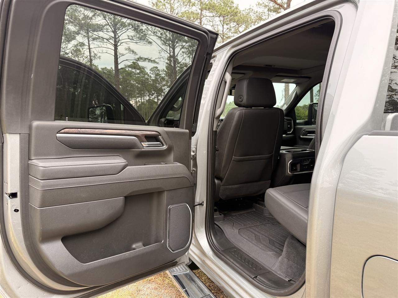 GMC Sierra 3500HD 4WD Crew Cab 159" SLT 2025