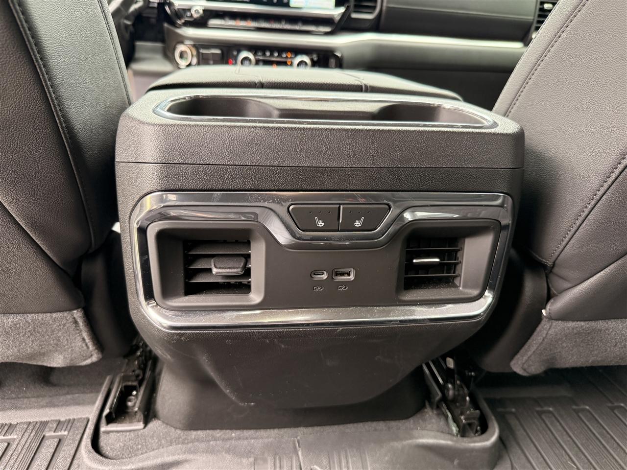 GMC Sierra 3500HD 4WD Crew Cab 159" SLT 2025