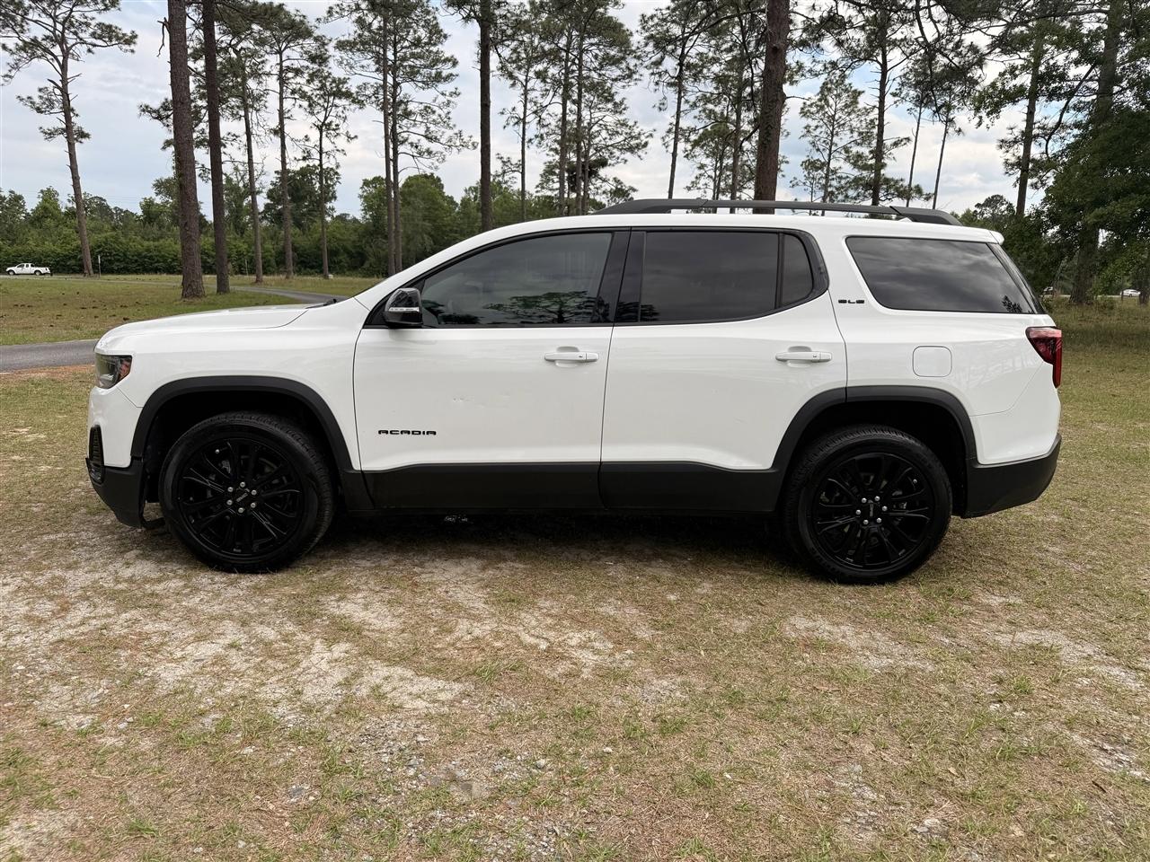 GMC Acadia FWD 4dr SLE 2023