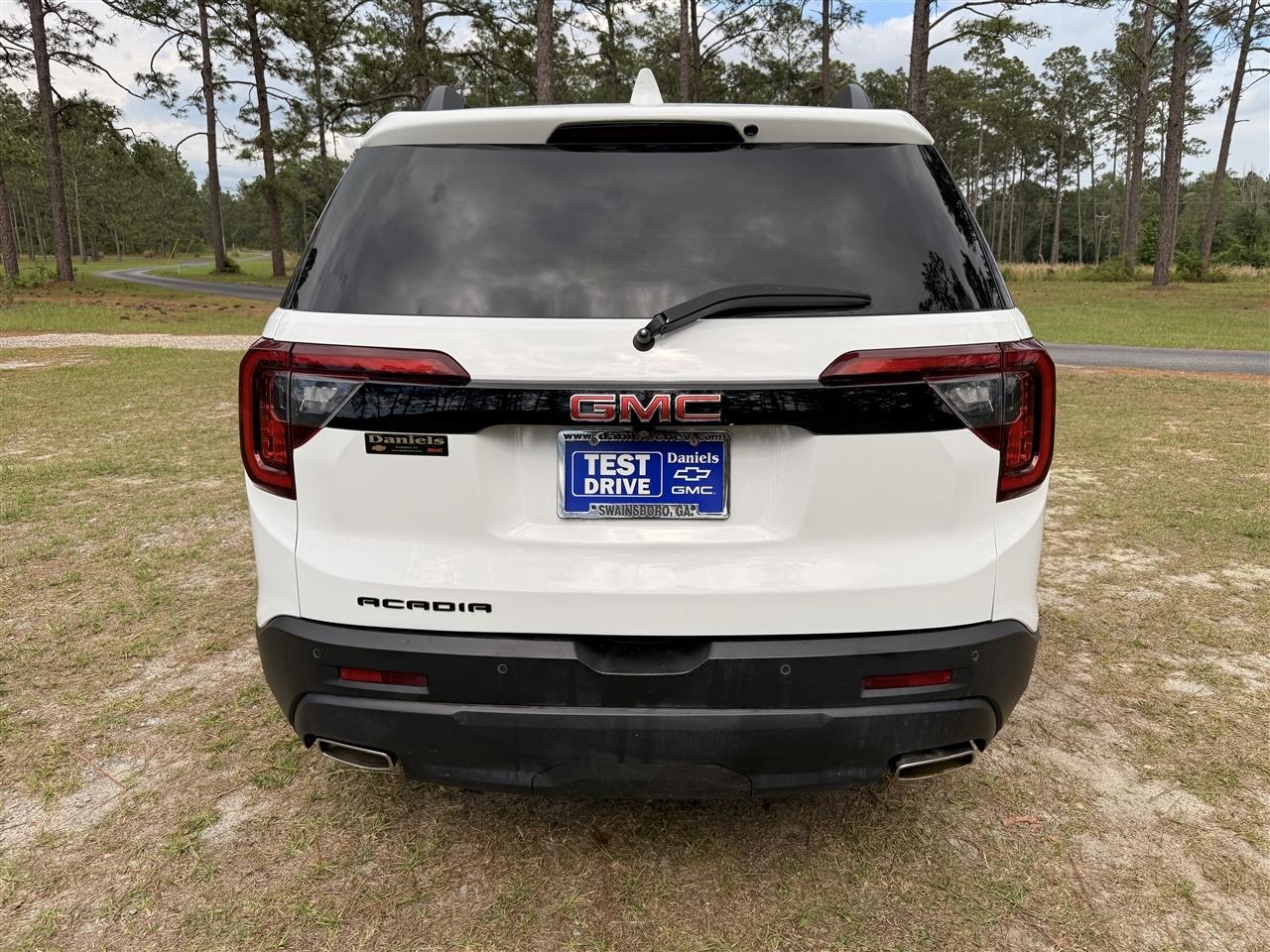 GMC Acadia FWD 4dr SLE 2023