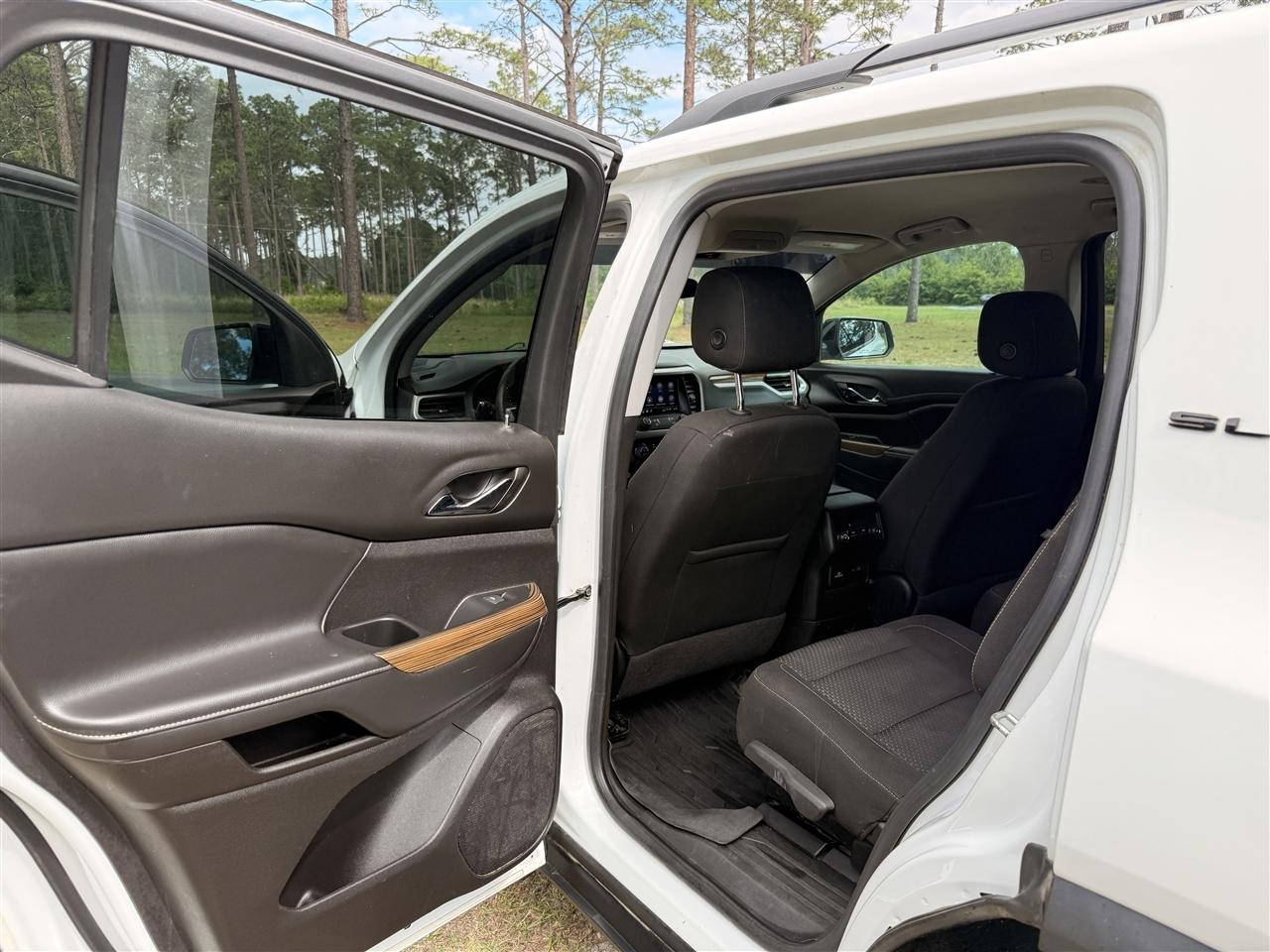 GMC Acadia FWD 4dr SLE 2023