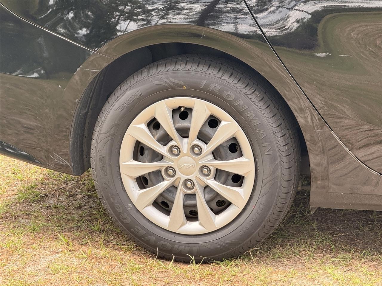 Kia Forte LX IVT 2024