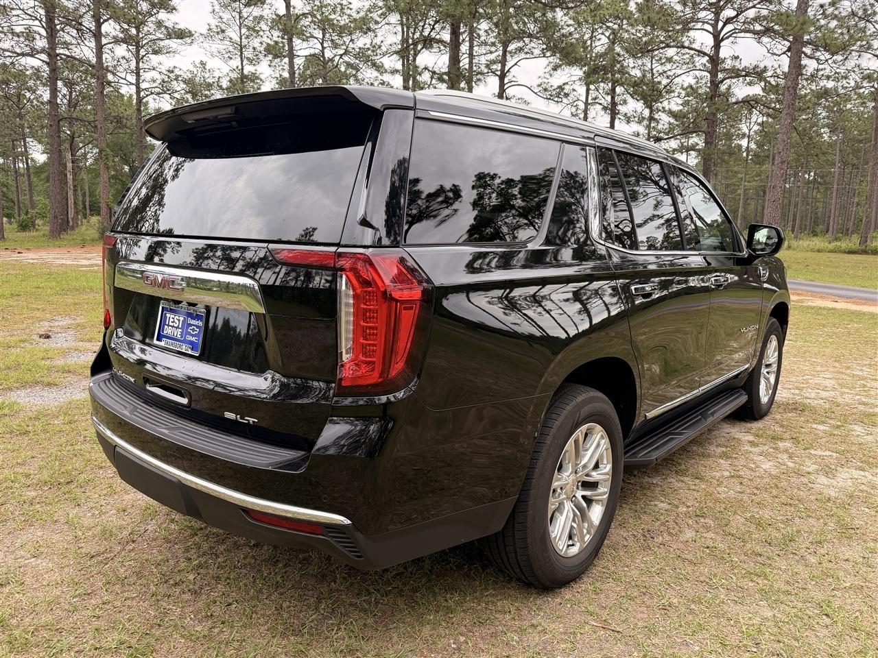 GMC Yukon 4WD 4dr SLT 2023