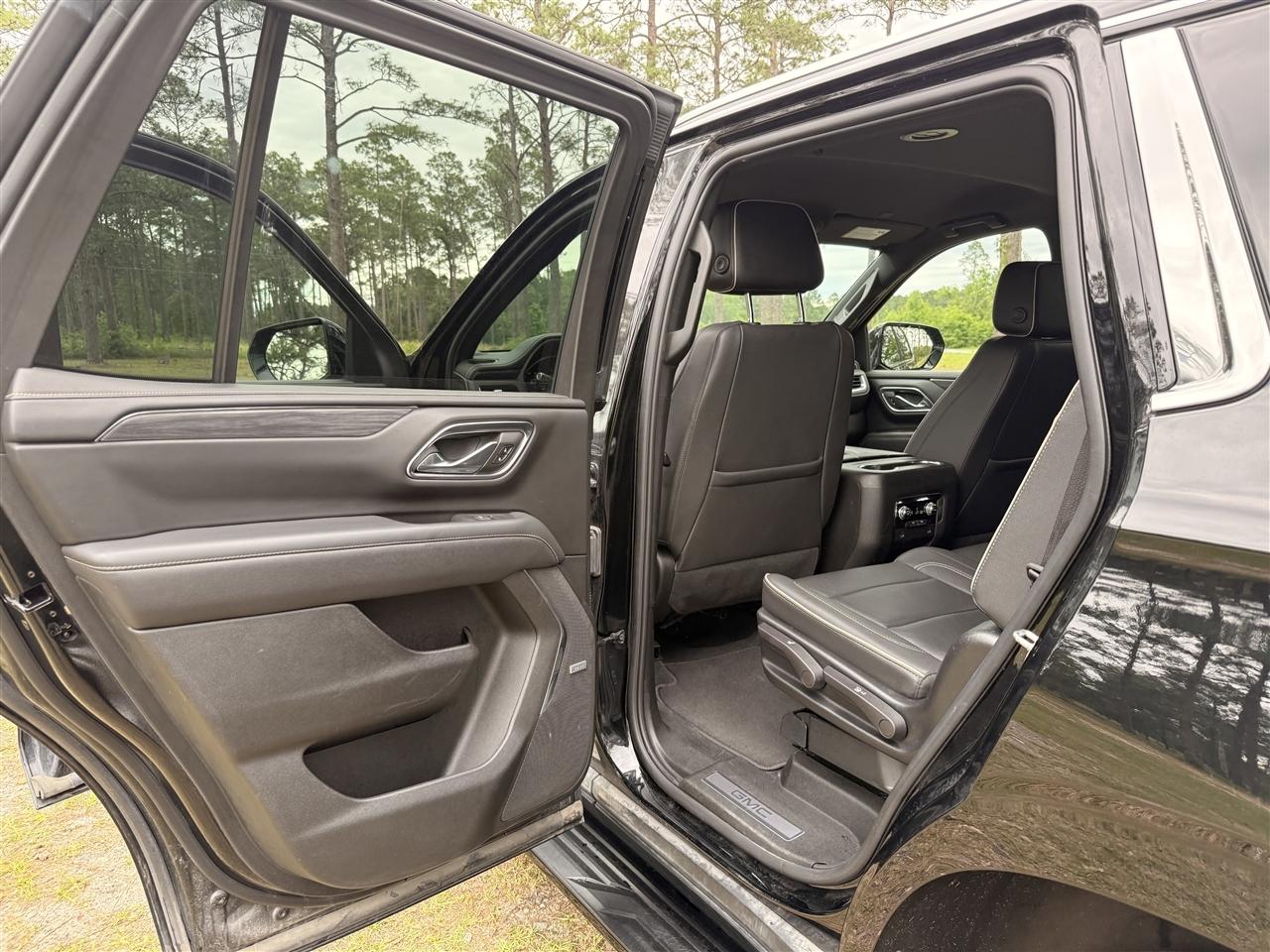 GMC Yukon 4WD 4dr SLT 2023