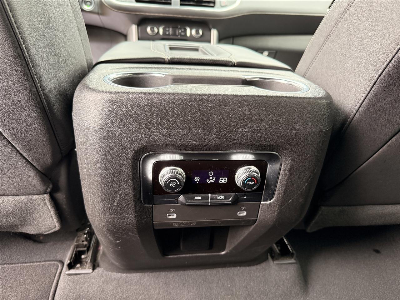 GMC Yukon 4WD 4dr SLT 2023