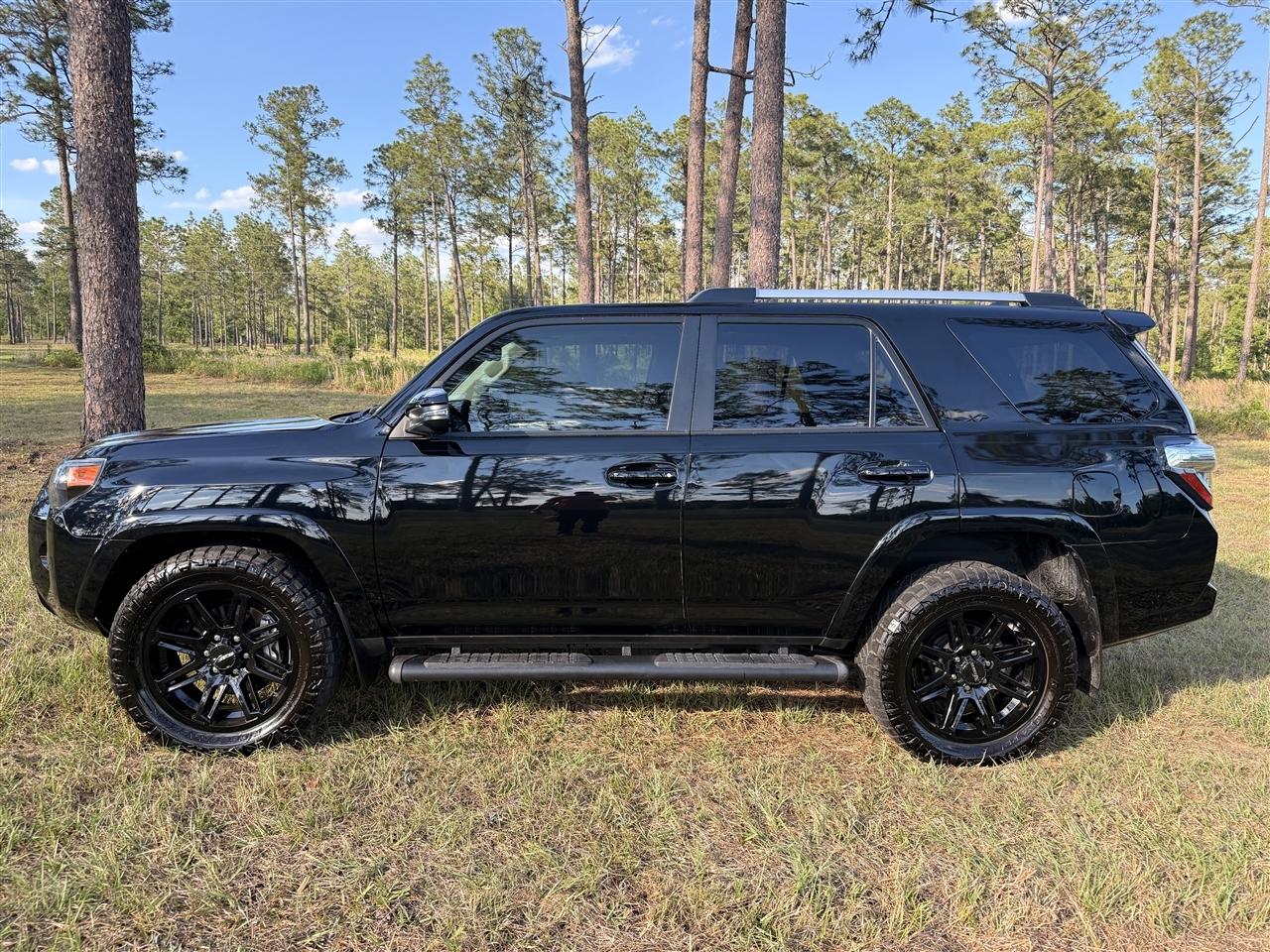 Toyota 4Runner SR5 Premium 2WD (Natl) 2024