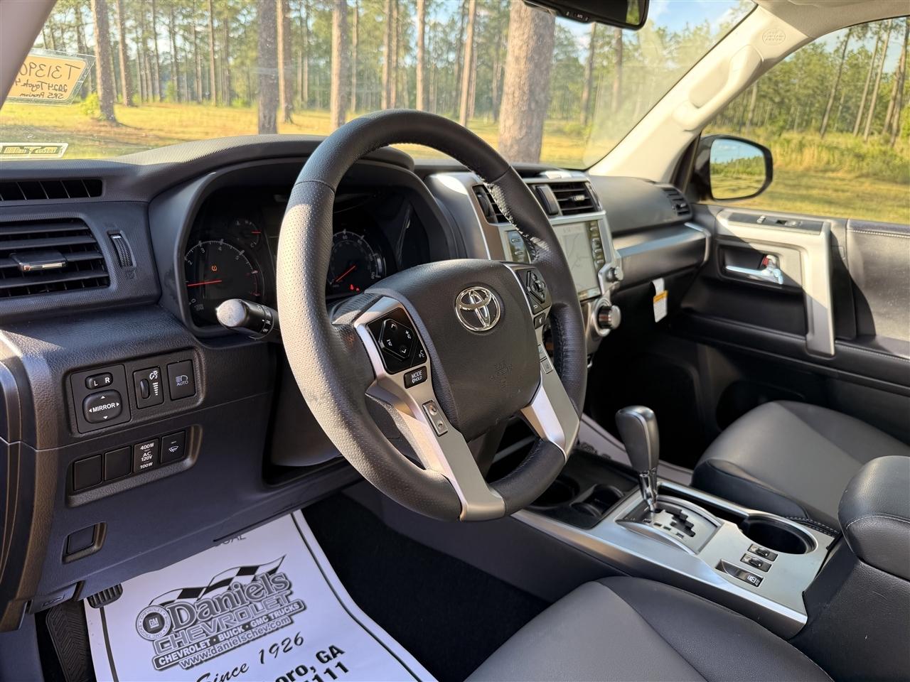 Toyota 4Runner SR5 Premium 2WD (Natl) 2024