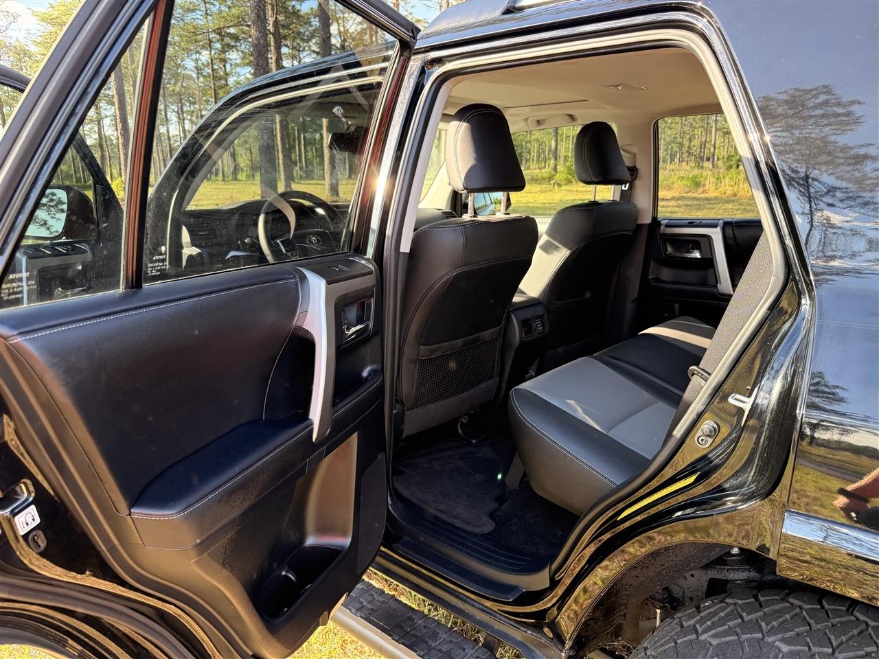 Toyota 4Runner SR5 Premium 2WD (Natl) 2024