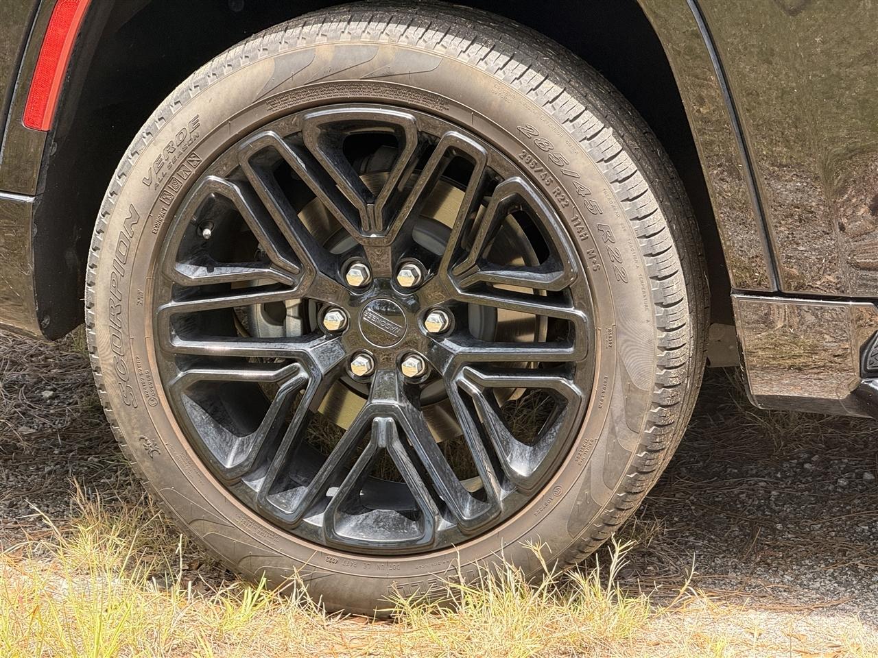 Jeep Wagoneer Series II Carbide 4x2 2024