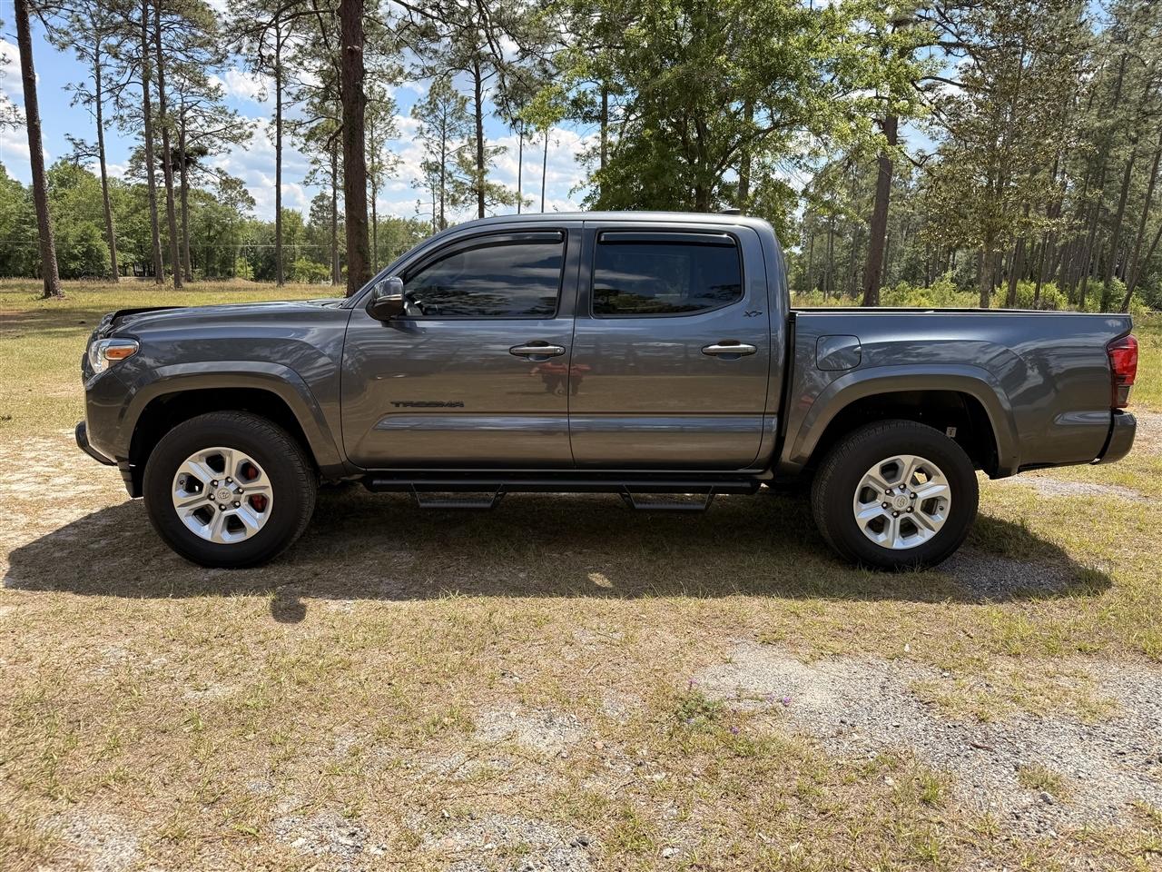 Toyota Tacoma 2WD TRD Off Road Double Cab 5' Bed V6 AT (Natl) 2022