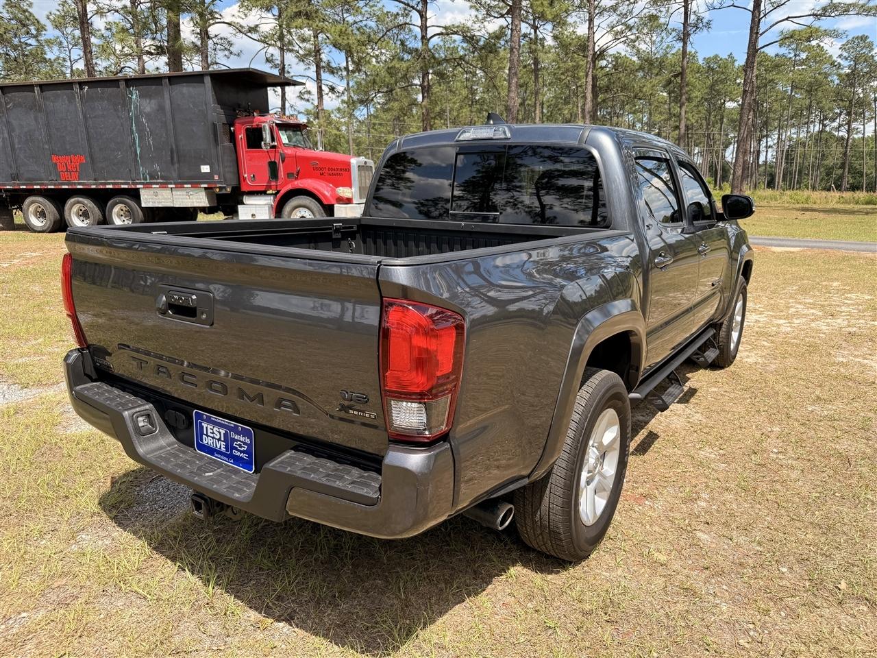 Toyota Tacoma 2WD TRD Off Road Double Cab 5' Bed V6 AT (Natl) 2022