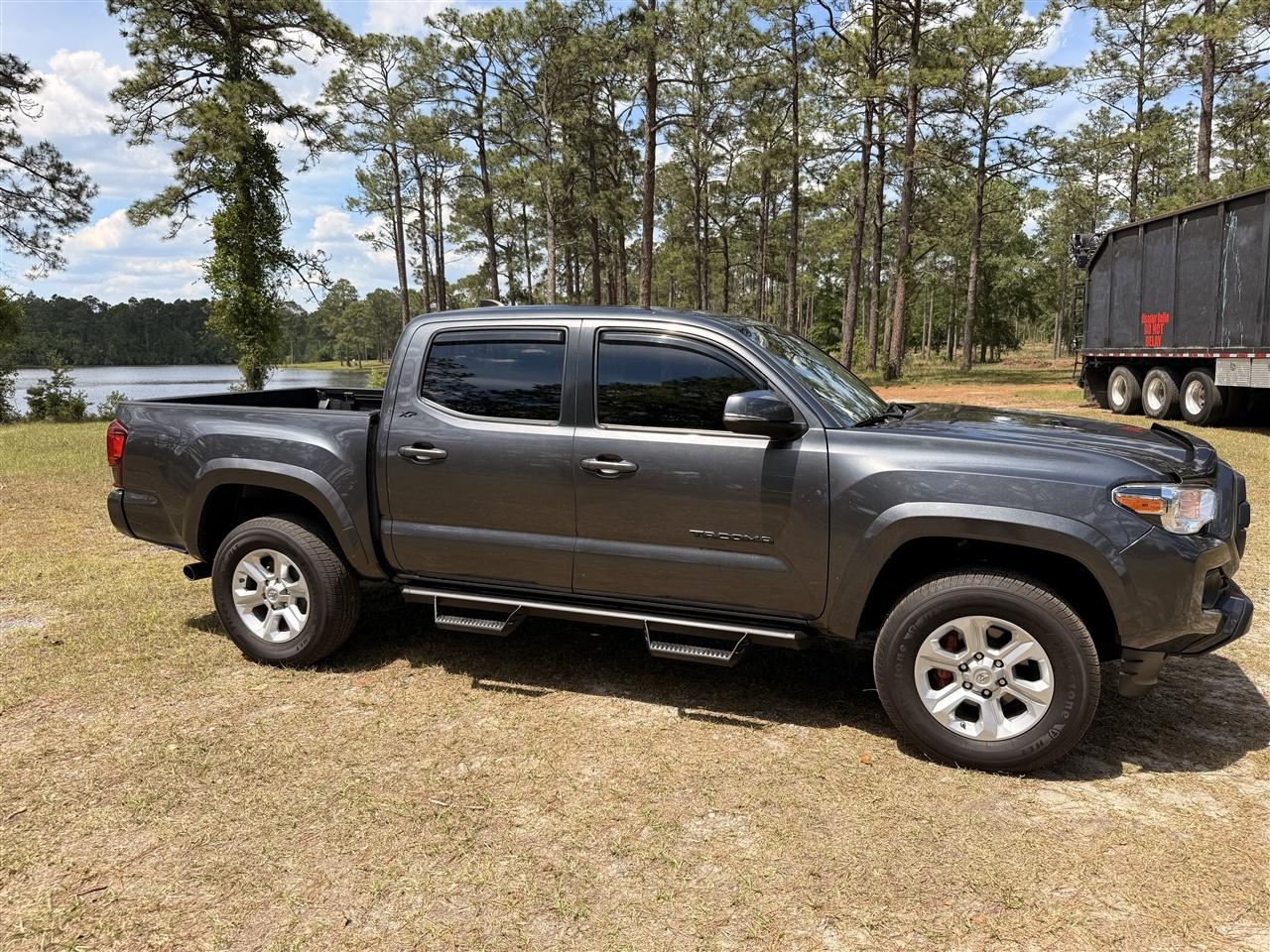 Toyota Tacoma 2WD TRD Off Road Double Cab 5' Bed V6 AT (Natl) 2022
