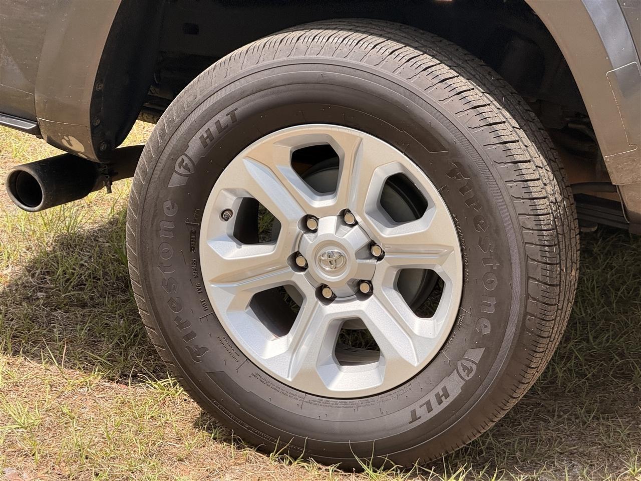 Toyota Tacoma 2WD TRD Off Road Double Cab 5' Bed V6 AT (Natl) 2022