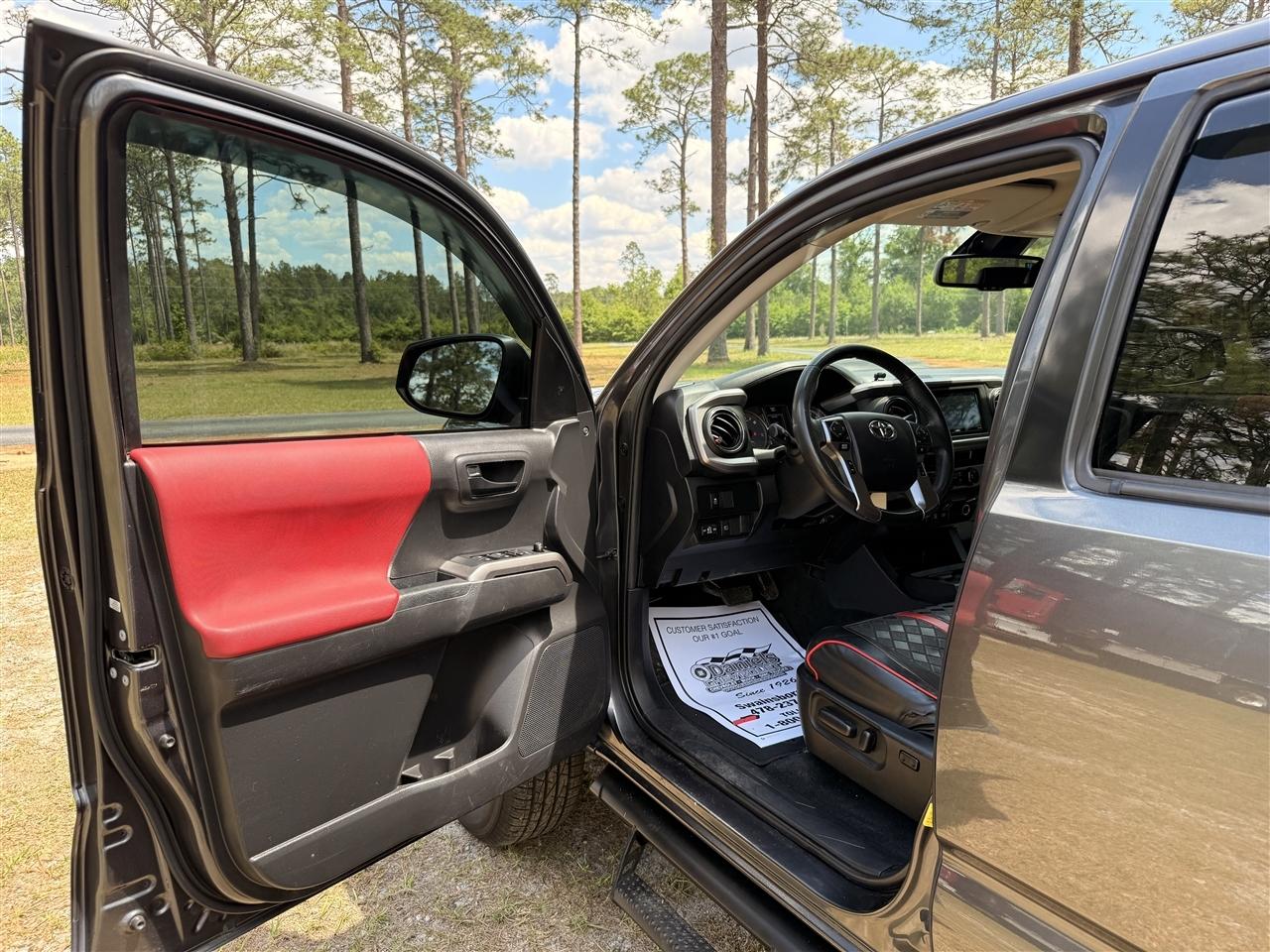 Toyota Tacoma 2WD TRD Off Road Double Cab 5' Bed V6 AT (Natl) 2022