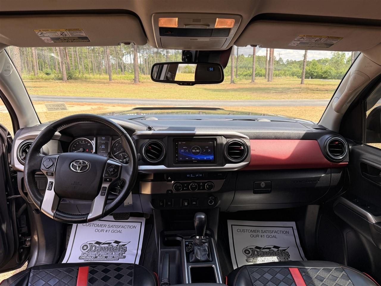 Toyota Tacoma 2WD TRD Off Road Double Cab 5' Bed V6 AT (Natl) 2022