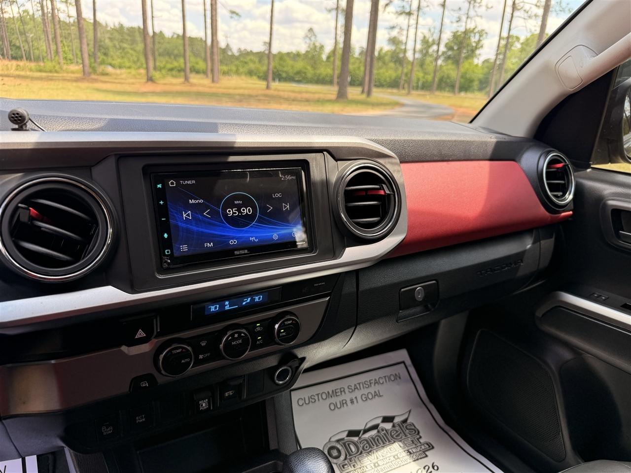Toyota Tacoma 2WD TRD Off Road Double Cab 5' Bed V6 AT (Natl) 2022