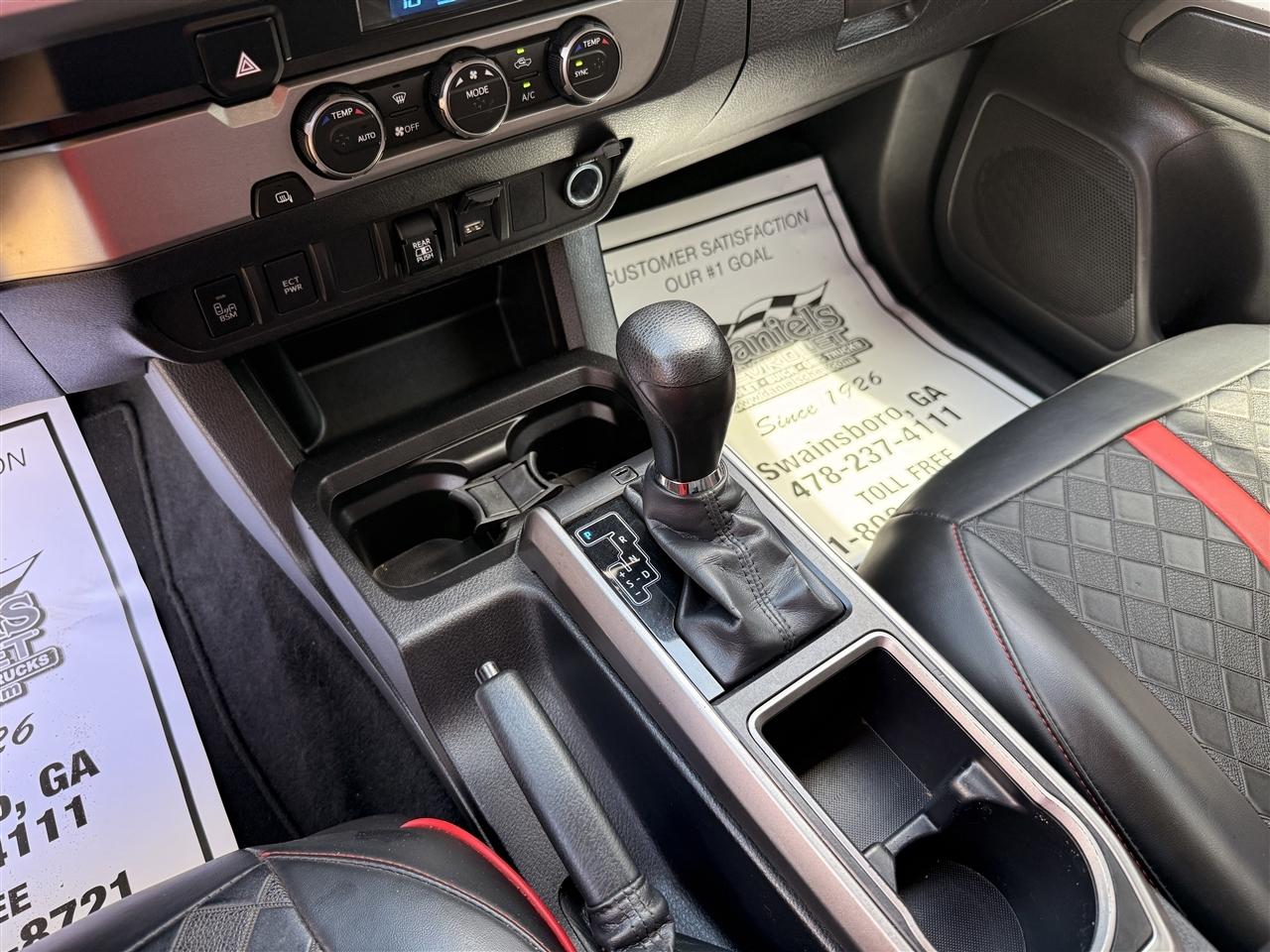 Toyota Tacoma 2WD TRD Off Road Double Cab 5' Bed V6 AT (Natl) 2022