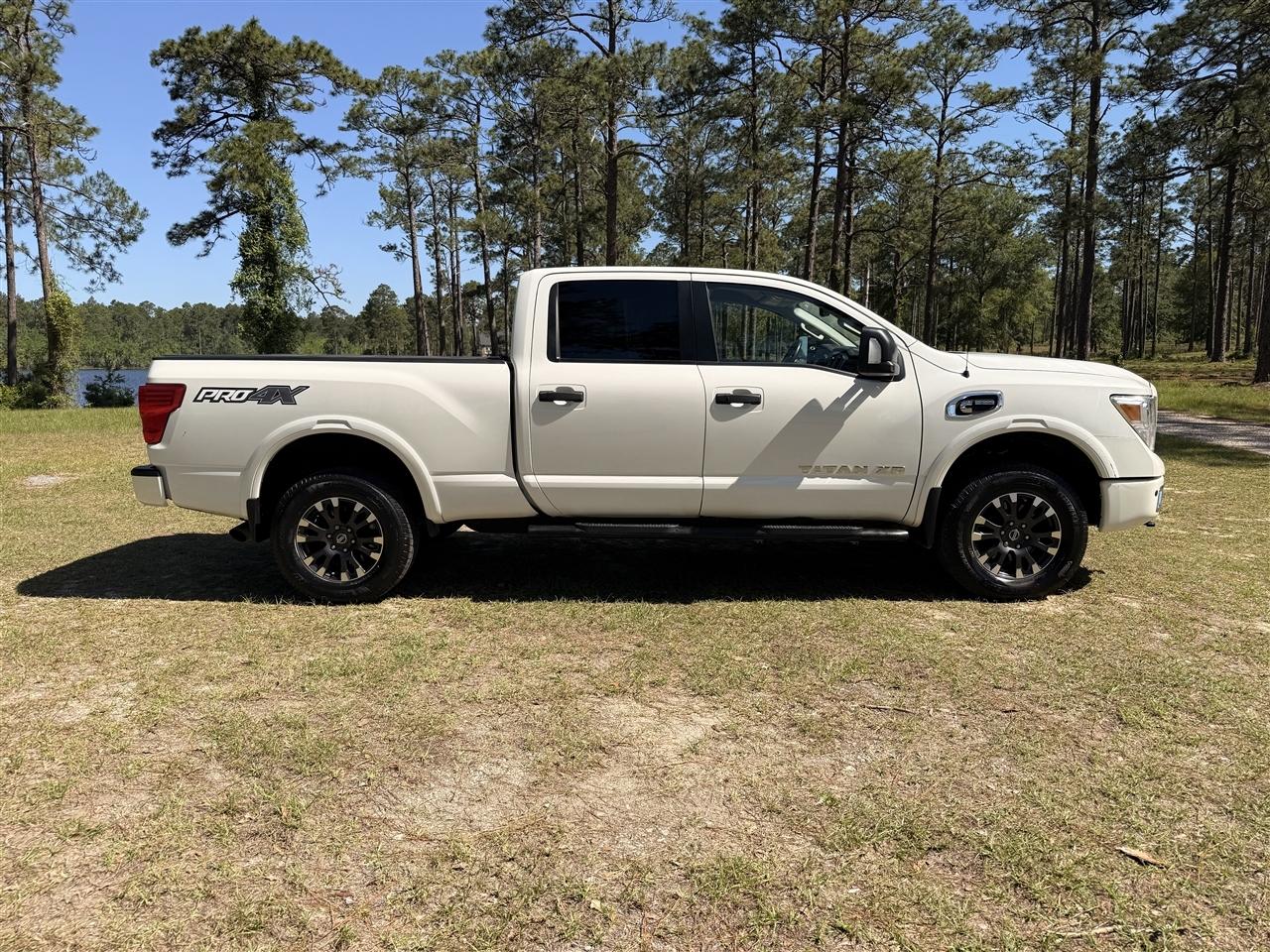 Nissan Titan XD 4x4 Diesel Crew Cab Platinum Reserve 2019