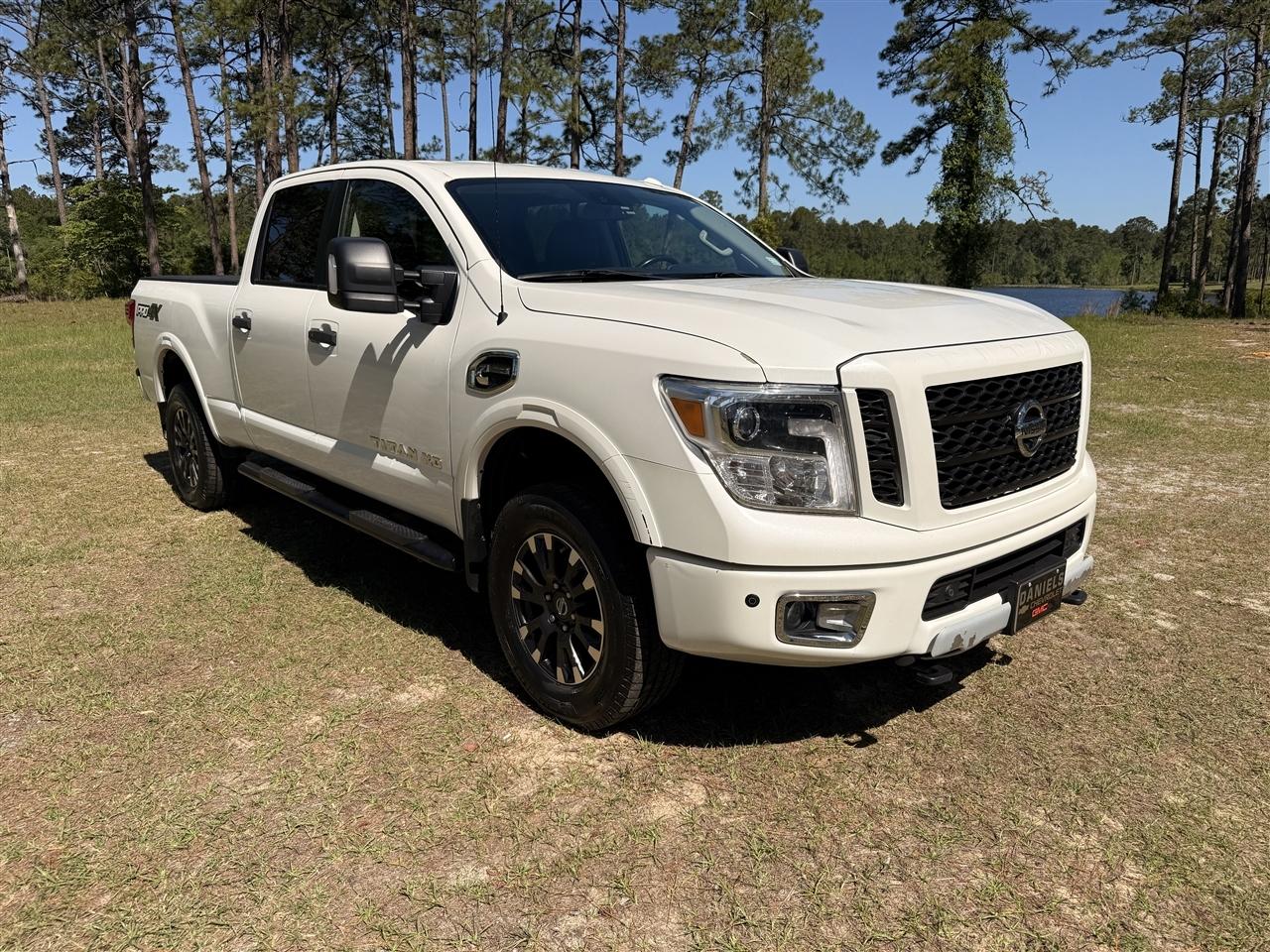 Nissan Titan XD 4x4 Diesel Crew Cab Platinum Reserve 2019