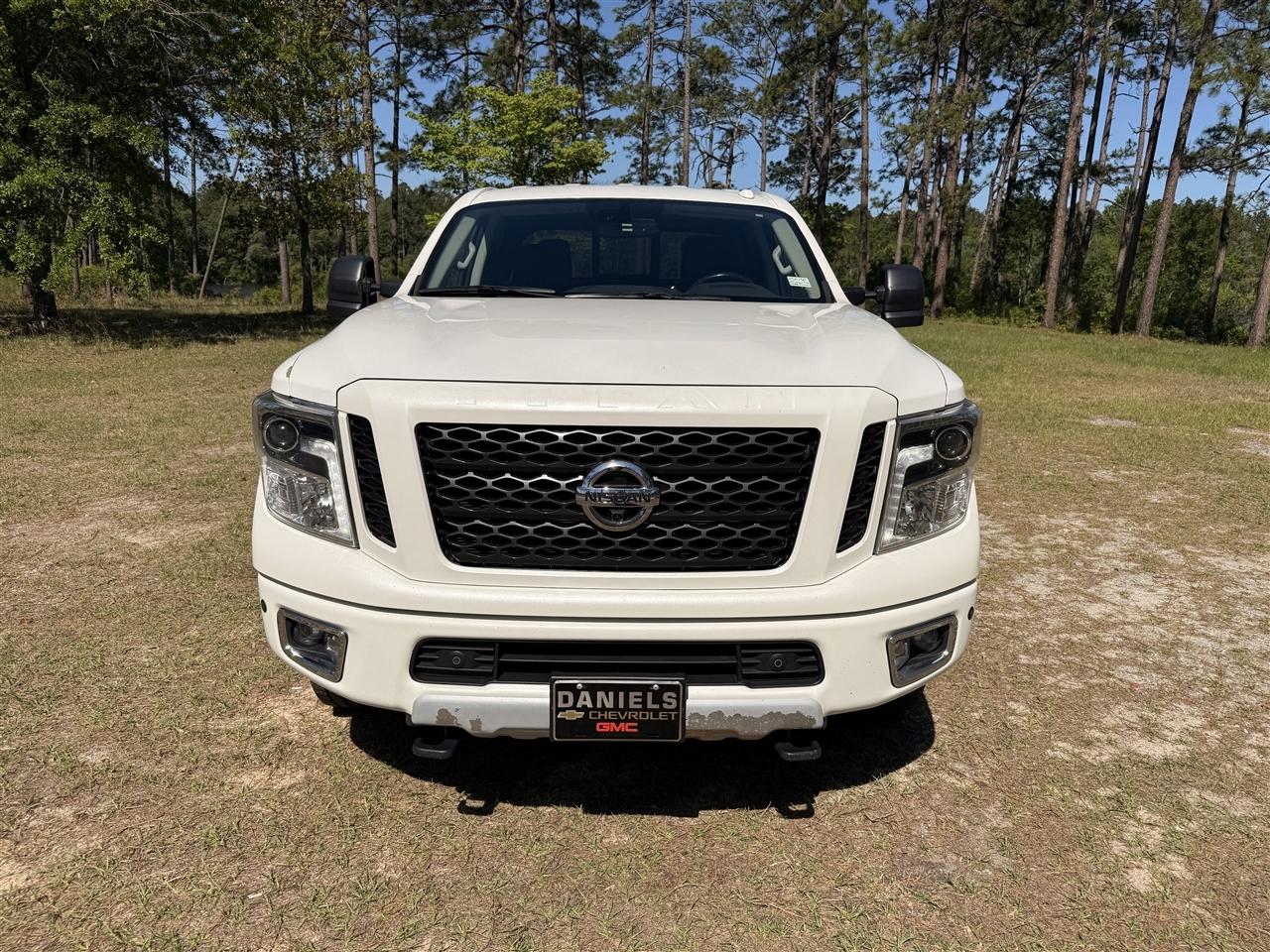 Nissan Titan XD 4x4 Diesel Crew Cab Platinum Reserve 2019
