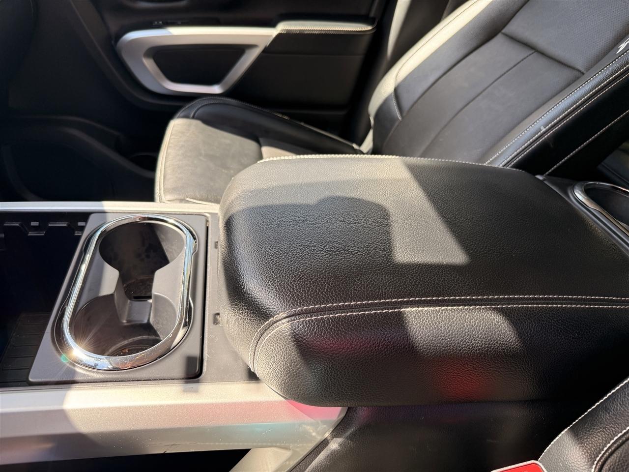 Nissan Titan XD 4x4 Diesel Crew Cab Platinum Reserve 2019