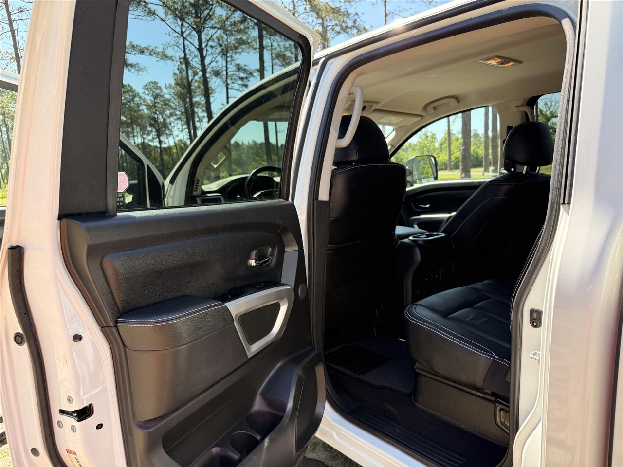 Nissan Titan XD 4x4 Diesel Crew Cab Platinum Reserve 2019