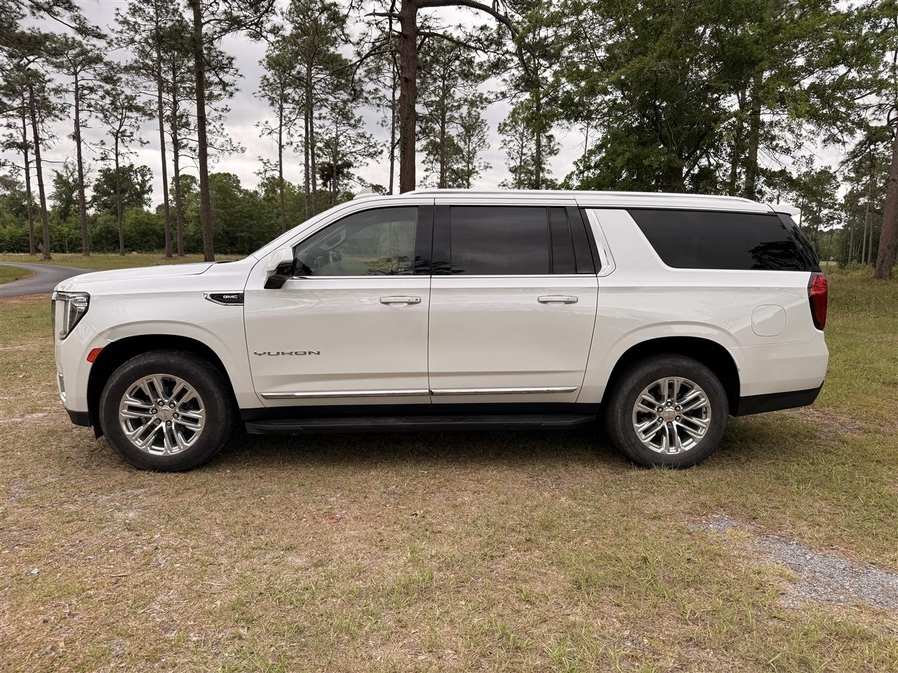 GMC Yukon XL 4WD 4dr SLT 2022