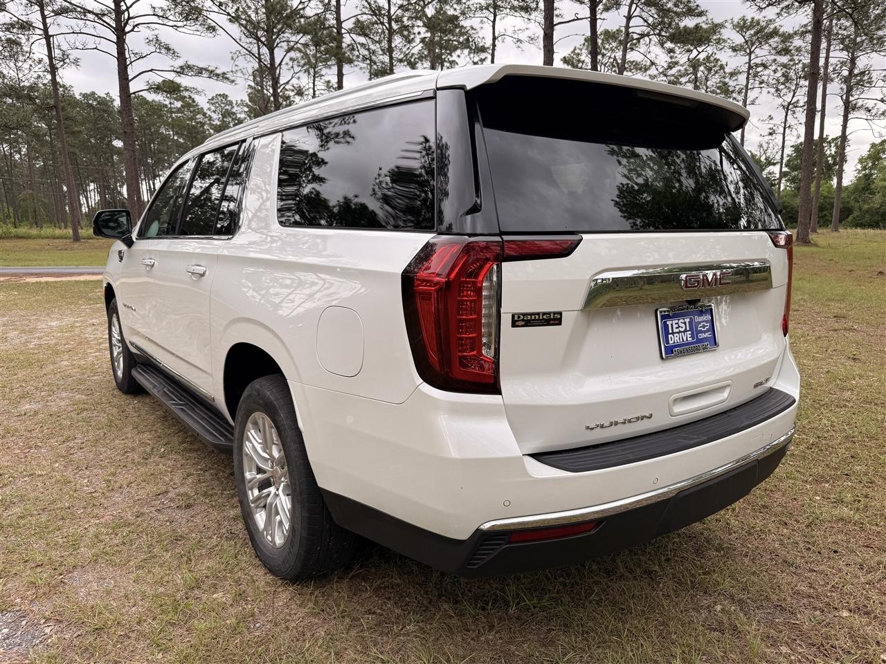 GMC Yukon XL 4WD 4dr SLT 2022