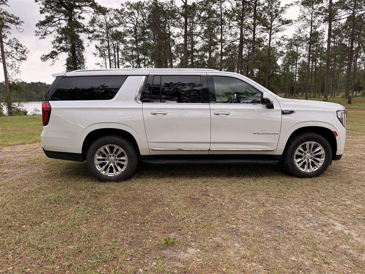 GMC Yukon XL 4WD 4dr SLT 2022