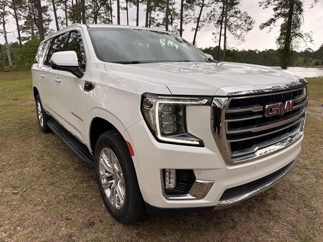 GMC Yukon XL 4WD 4dr SLT 2022