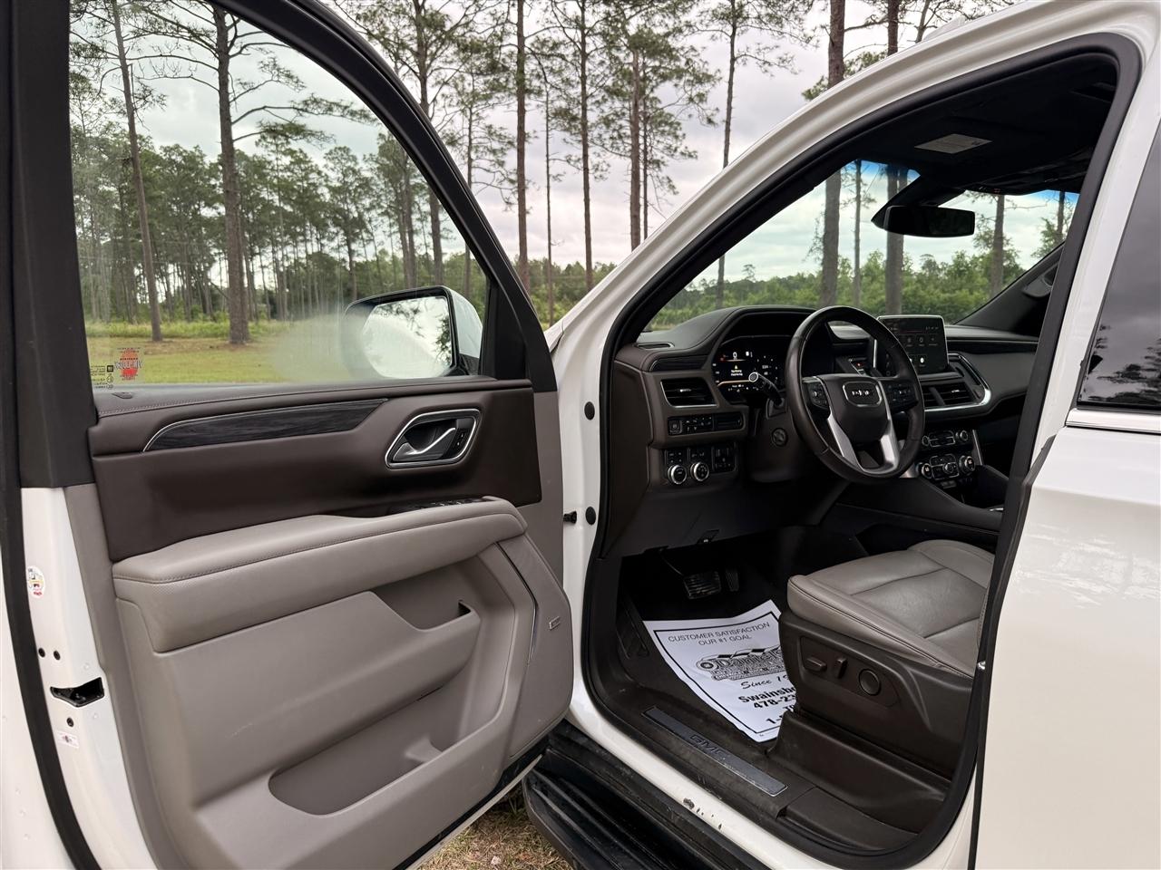 GMC Yukon XL 4WD 4dr SLT 2022