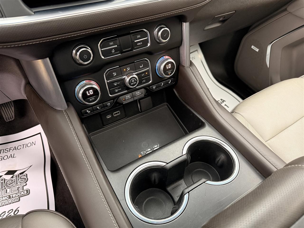 GMC Yukon XL 4WD 4dr SLT 2022