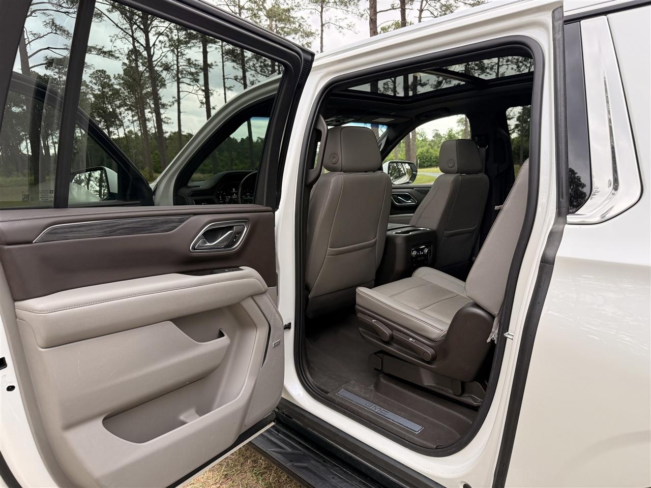 GMC Yukon XL 4WD 4dr SLT 2022