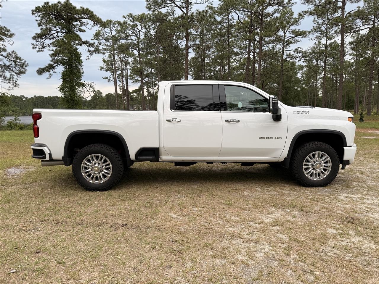Chevrolet Silverado 2500HD 4WD Crew Cab 159" High Country 2022