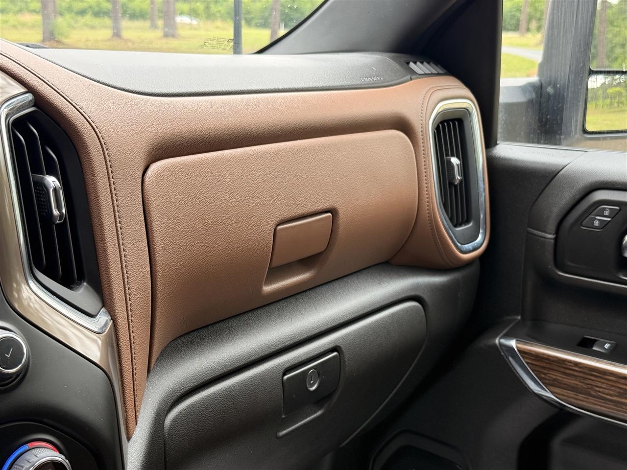 Chevrolet Silverado 2500HD 4WD Crew Cab 159" High Country 2022