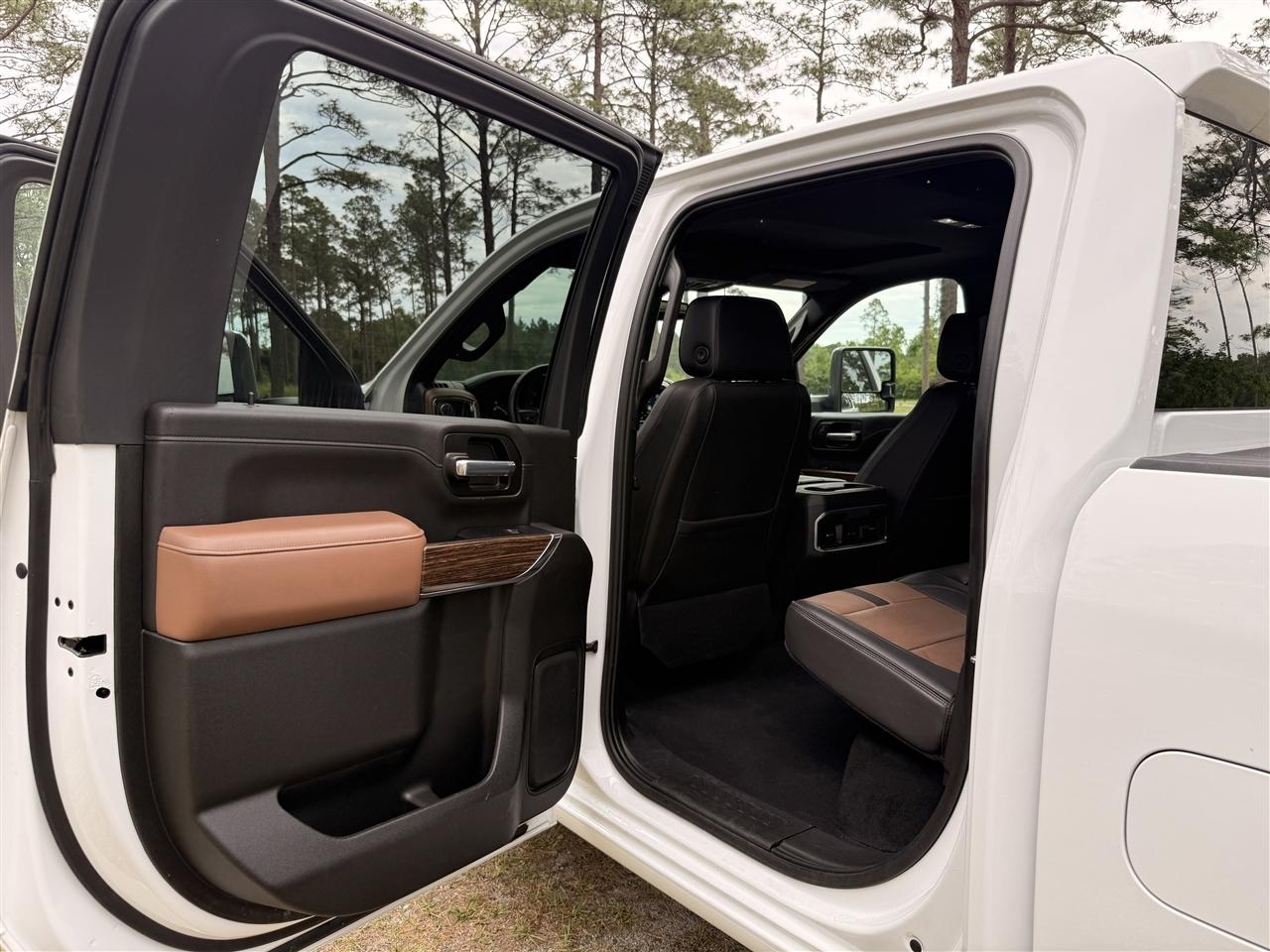Chevrolet Silverado 2500HD 4WD Crew Cab 159" High Country 2022