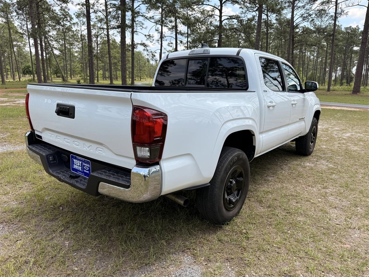 Toyota Tacoma 2WD SR5 Double Cab 5' Bed I4 AT (Natl) 2023